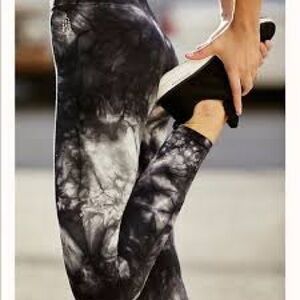 Tie dye marble pattern tummy control black legging Boho Buttery Soft yoga gym, S